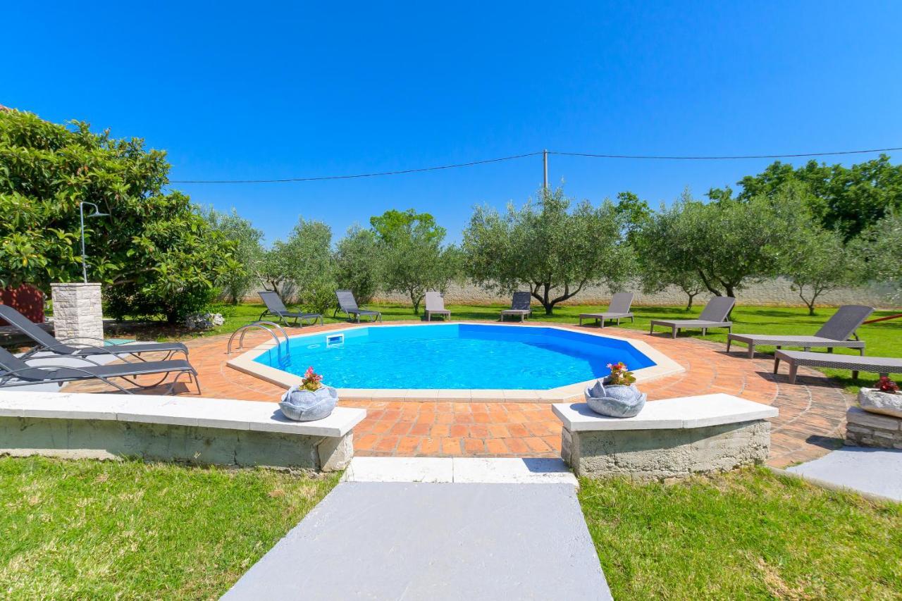 Villa Carla With Private Pool & Kids Playground - Pet Friendly Mutvoran Extérieur photo