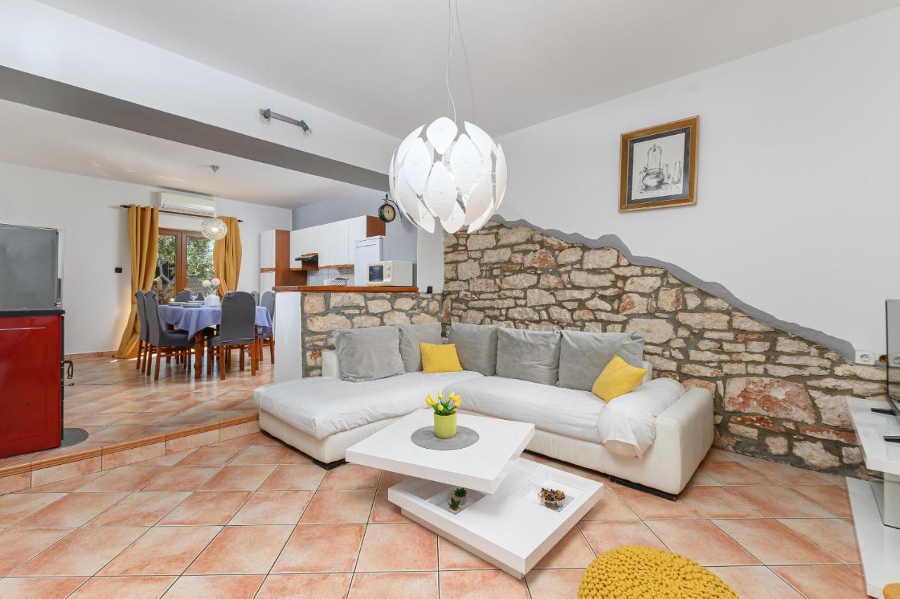 Villa Carla With Private Pool & Kids Playground - Pet Friendly Mutvoran Extérieur photo