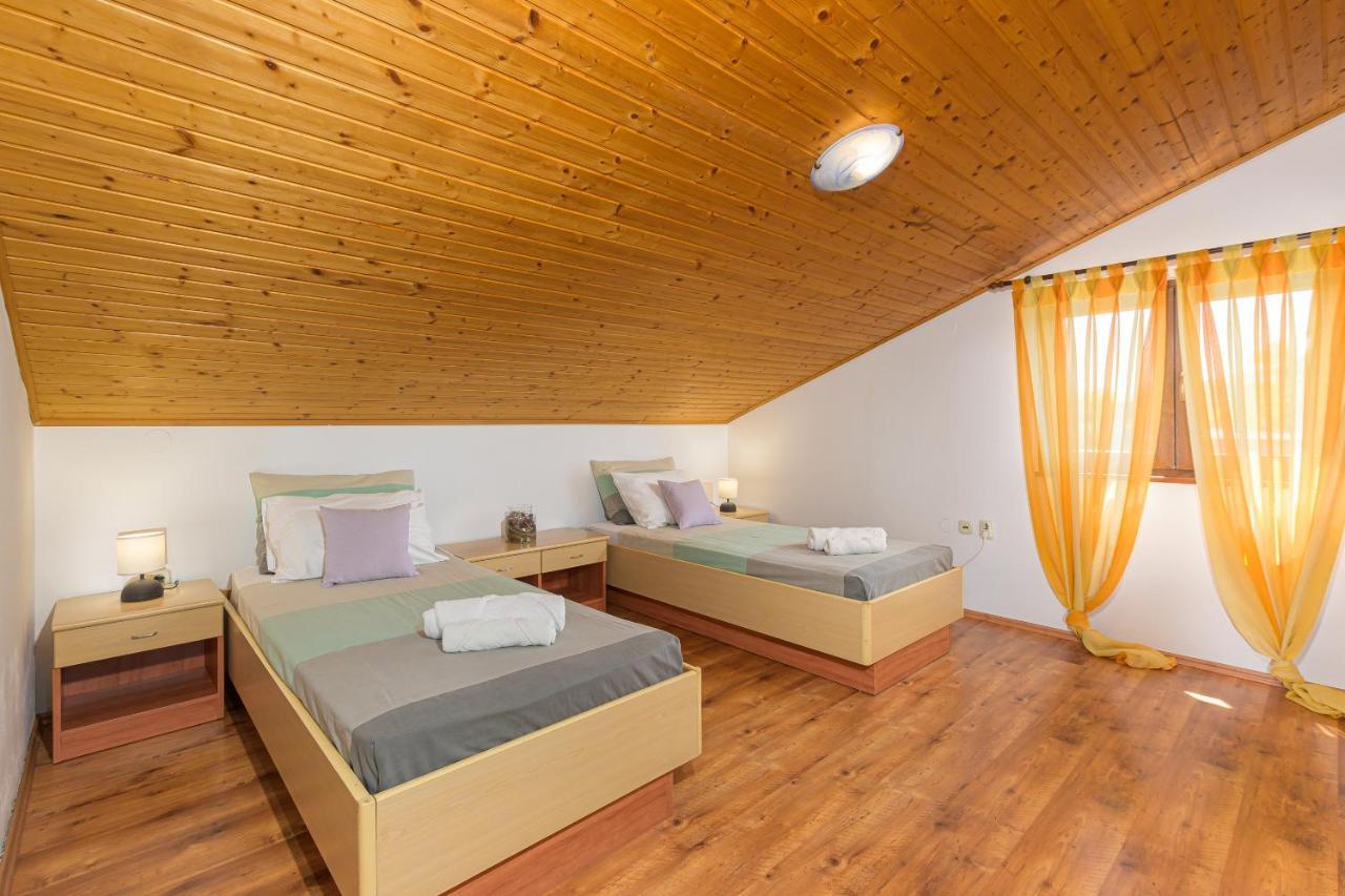 Villa Carla With Private Pool & Kids Playground - Pet Friendly Mutvoran Extérieur photo